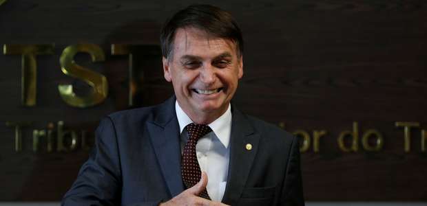 EUA elogiam Bolsonaro sobre saída de cubanos do Mais Médicos