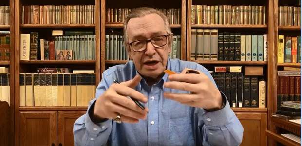 Um jantar com Steve Bannon e Olavo de Carvalho