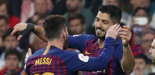 Suárez decide e leva Barcelona à final da Copa do Rei