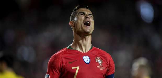 Portugal para na retranca da Ucrânia e estraga volta de CR7