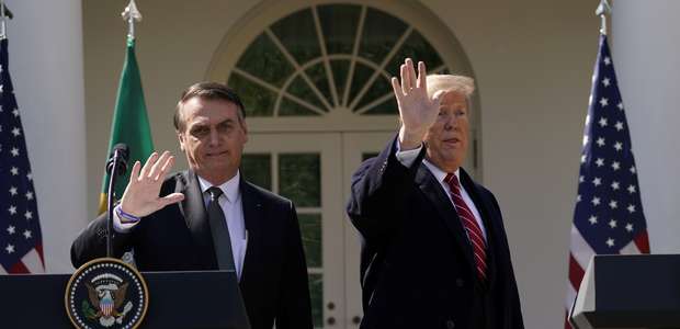 Deputados democratas fazem carta contra Bolsonaro