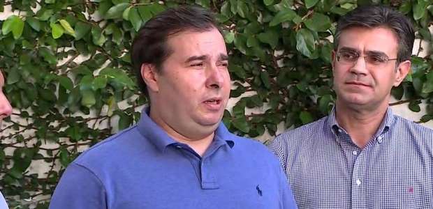 "Não uso redes sociais para agredir ninguém", diz Maia