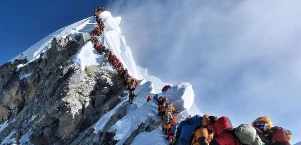 Mais quatro alpinistas morrem no Monte Everest