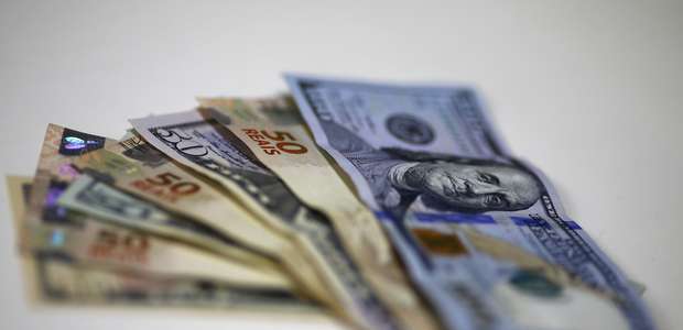Dólar volta a subir após três quedas seguidas e vai a R$ ...