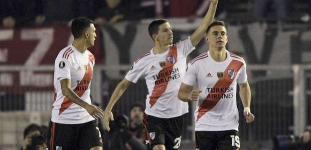 River Plate bate o Cerro Porteño e fica perto da semifinal
