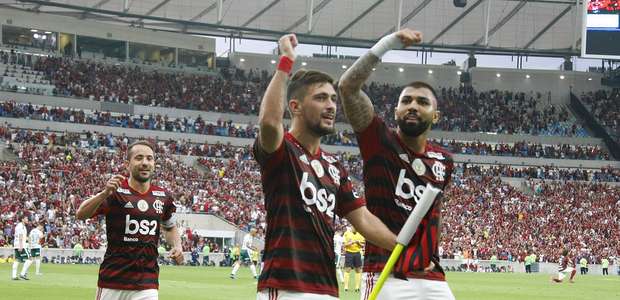 Flamengo e Grêmio estão a cinco jogos do título mundial