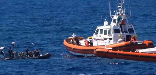 Autoridades italianas apreendem barco humanitário
