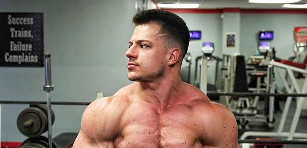 Pioneiro na criação de conteúdo sobre musculação na web, ...