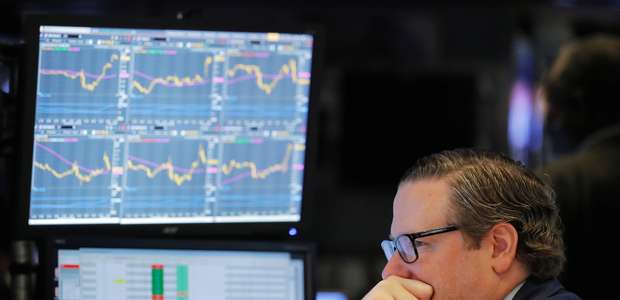 Wall Street fecha sem tendência definida; Microsoft ...