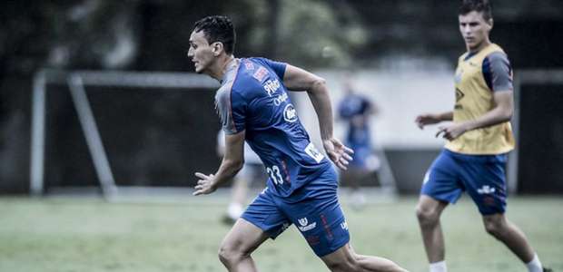 Pituca aparece em campo em treino do Santos; veja a ...