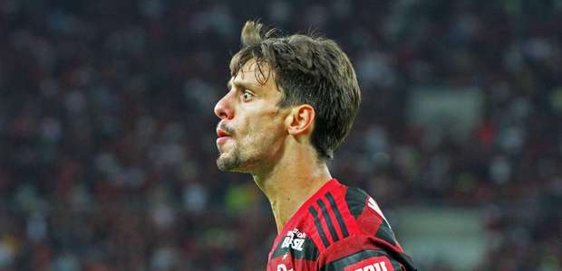 Jogadores de Fla e Grêmio interessam ao Barça, diz jornal