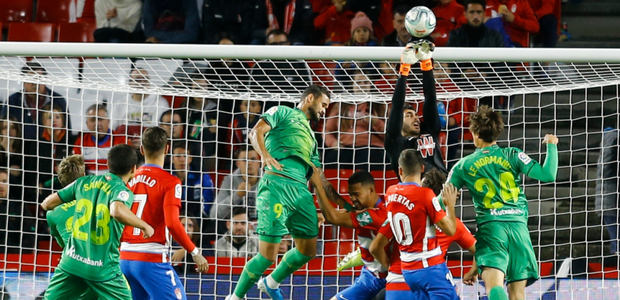 Real Sociedad bate o Granada e se coloca na caça a Real ...