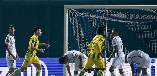 Tondela e Aves vencem pelo Português; Marítimo e Santa ...