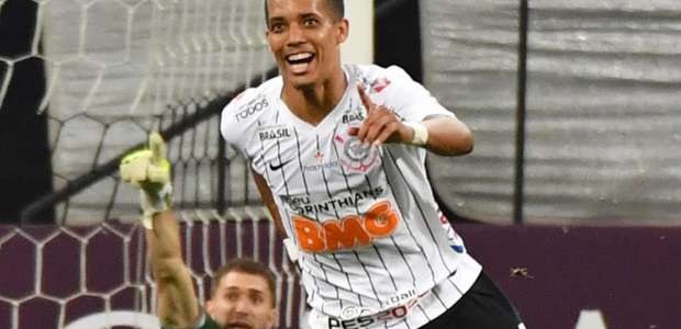 Corinthians vende Pedrinho ao Benfica por mais de R$ 100 mi