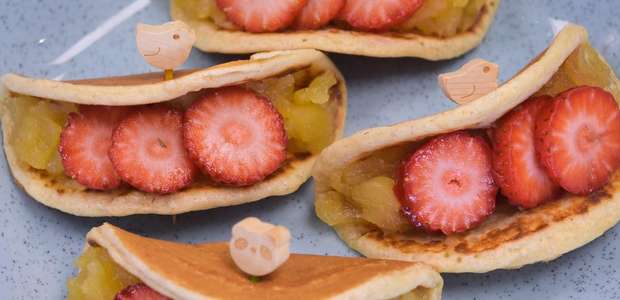 Panquequinha sem Açúcar de Abacaxi e Morango