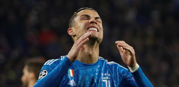 Lyon surpreende e vence a Juventus no jogo de ida