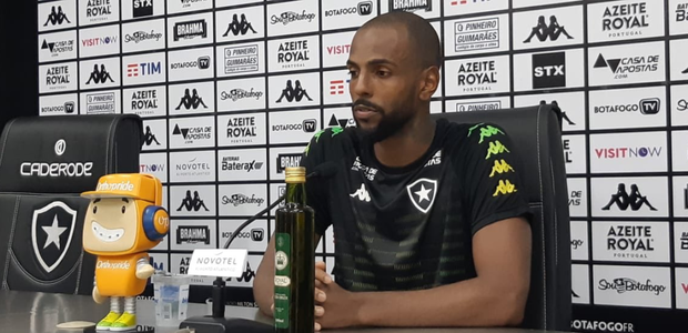 Ruan Renato espera por sequência como titular no Botafogo