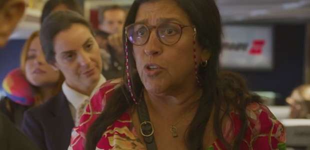 Cenas cômicas com Regina Casé deixam novela mais divertida