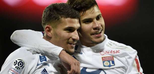 Lyon vence Saint-Étienne e sobe na tabela do Francês
