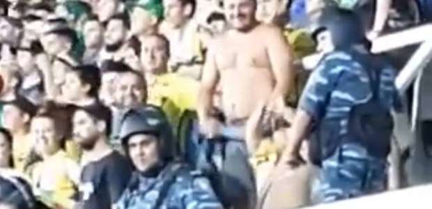 Time argentino promete punir torcedor que imitou macaco