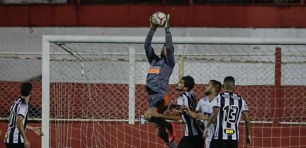 Goleiro Rafael vibra com estreia pelo Atlético-MG em ...