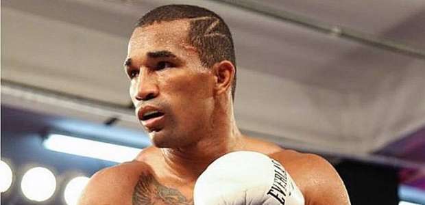 Esquiva Falcão faz entregas de pizza durante pandemia