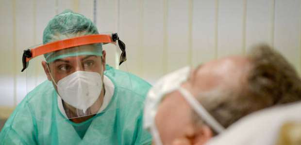 Coronavírus perdeu força? Declaração abre polêmica na Itália