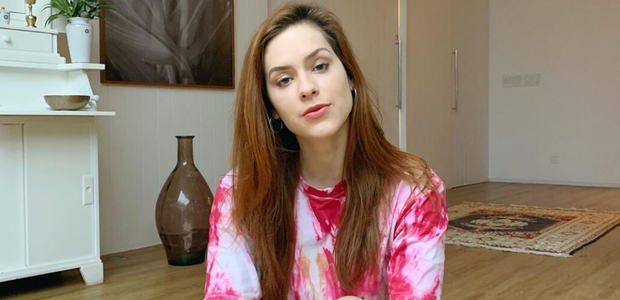 Tie-dye colore looks das famosas na quarentena