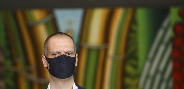 Covas separa avanço na flexibilização de volta às aulas