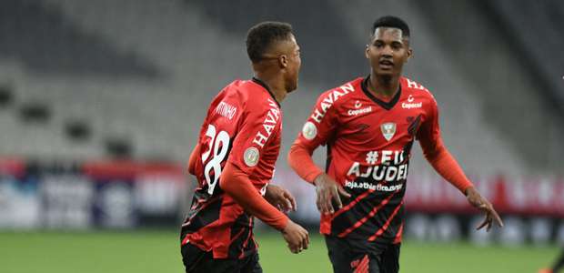 Athletico-PR vence o Goiás em casa e se mantém 100% no ...