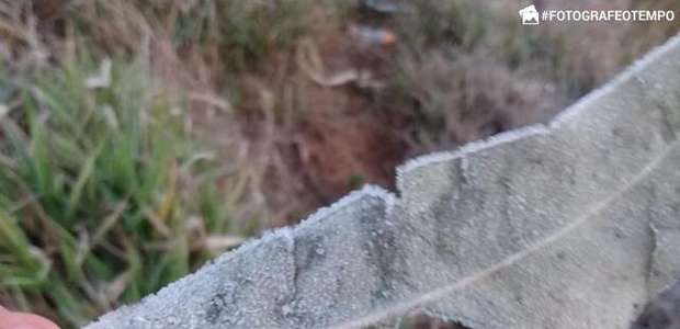 Quarta-feira amanhece com geada na Serra da Mantiqueira