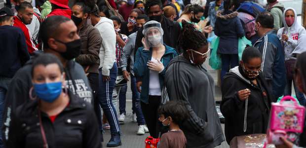 Contágio de covid no Brasil cai e indica estabilização