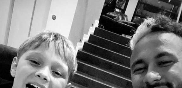 Neymar se manifesta após testar positivo: 'Estamos bem'