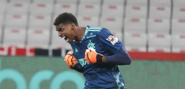 Flamengo vence o Athletico e sai na frente na Copa do Brasil