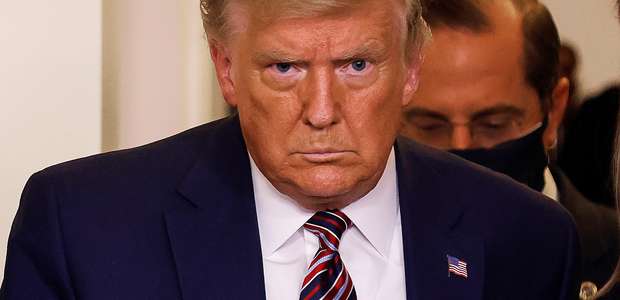 Após derrota em tribunal, Trump enfrenta pressão