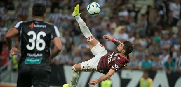 Prêmio Puskás 2020: Arrascaeta concorre a gol mais ...