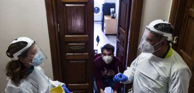 Itália tem mais de 800 mortes por covid pelo 2º dia seguido