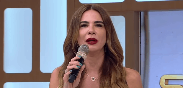 Luciana Gimenez relembra desespero ao postar nudes na web