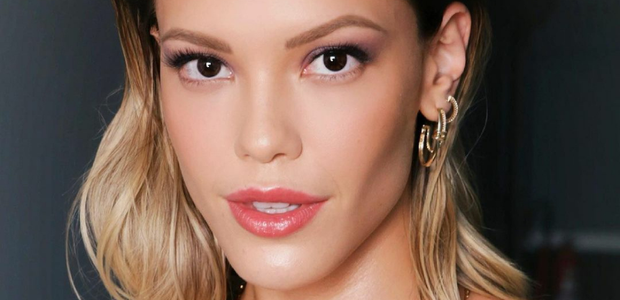 Vitória Strada inspira com nail art estilo "espaço negativo"