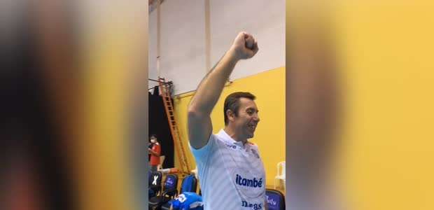 VÔLEI: Minas vence o Praia Clube e comemora o tetra da ...