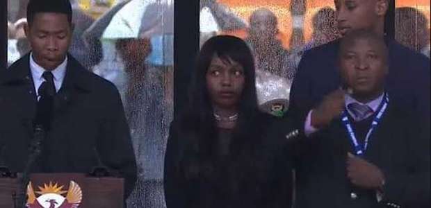 Federação de Surdos quer resposta sobre intérprete falso em velório de Mandela