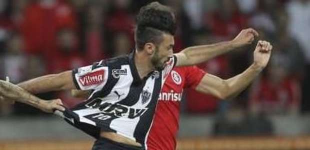 Levir "absolve" Dátolo por erro em eliminação do Atlético-MG