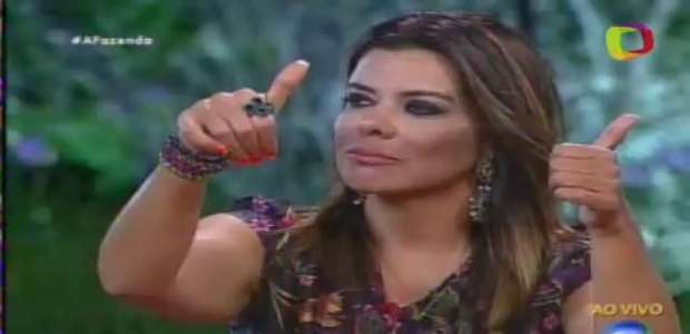 "Ela fez xixi na piscina", diz Rebeca ao votar em Mara