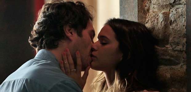 'Em Família': Laerte salva Luiza de afogamento em lago