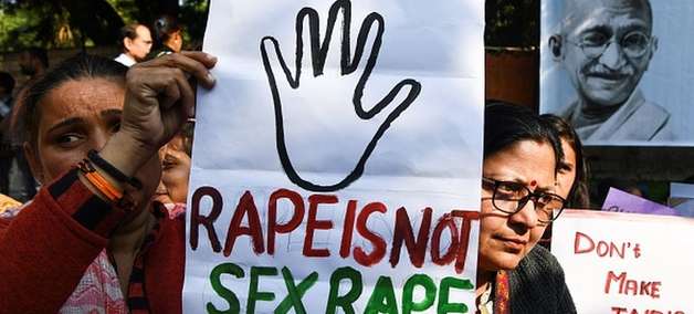Mulheres na Índia lutam para criminalizar estupro no casamento