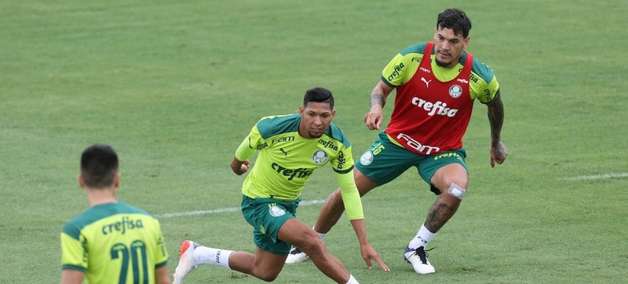Paraguai tira Gómez de reta final da preparação ao Mundial