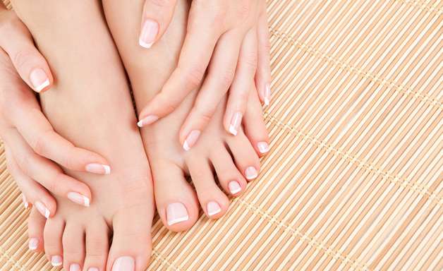 Meias esfoliantes deixam os pés mais macios e hidratados