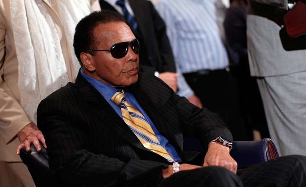 Muhammad Ali volta a ser internado com infecção urinária