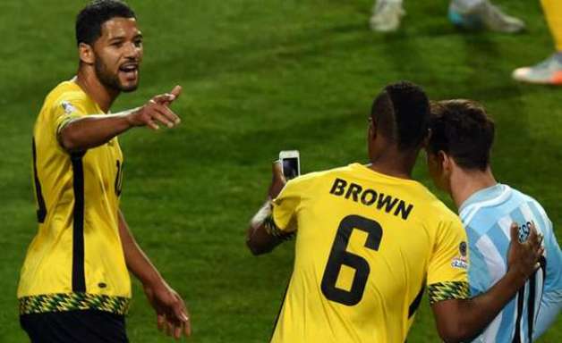 Aventura da Jamaica fica sem gol, mas rende selfie com Messi