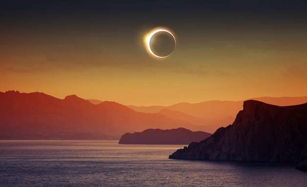 Cruzeiros oferecem visão privilegiada do eclipse solar